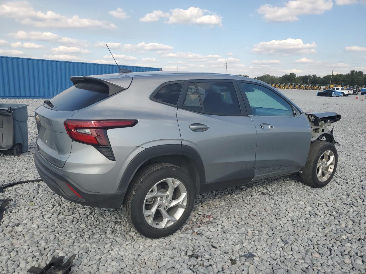 Chevrolet Trax Ls Image 3