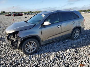  Salvage Kia Sorento