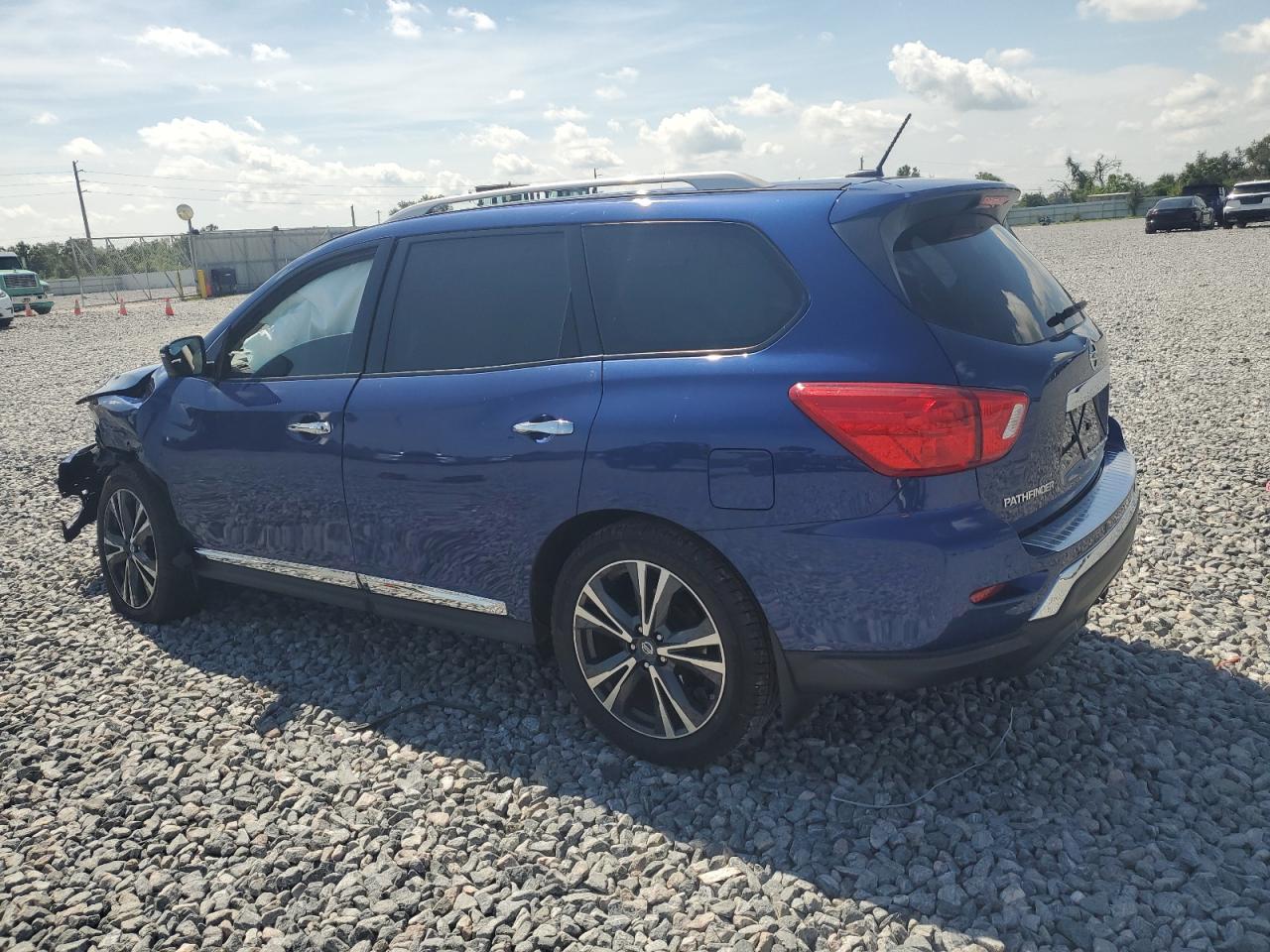 Nissan Pathfinder S Image 4