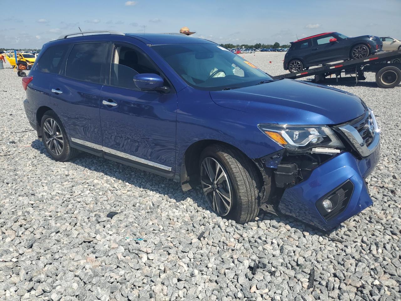 Nissan Pathfinder S Image 3