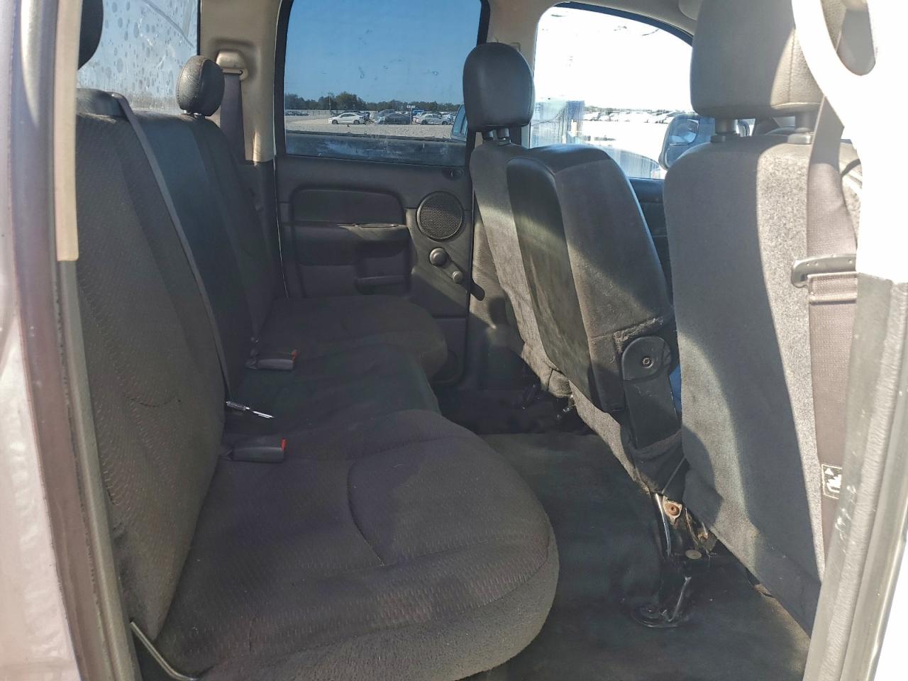 Dodge Ram 2500 St Image 6