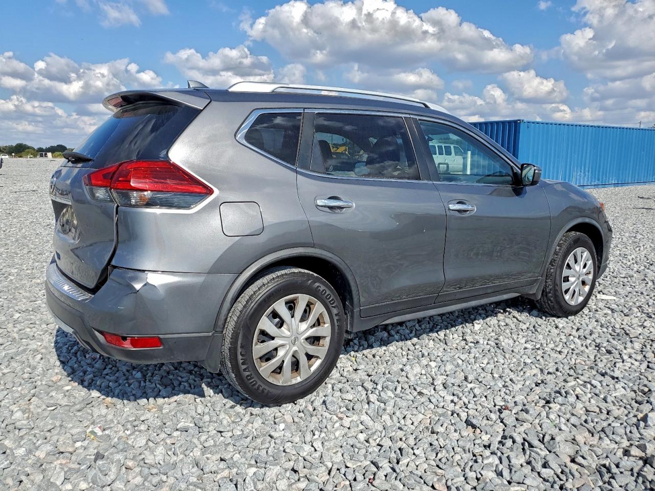 Nissan Rogue S Image 12
