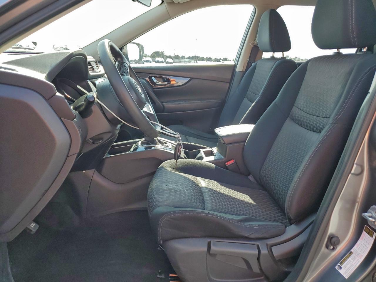 Nissan Rogue S Image 7