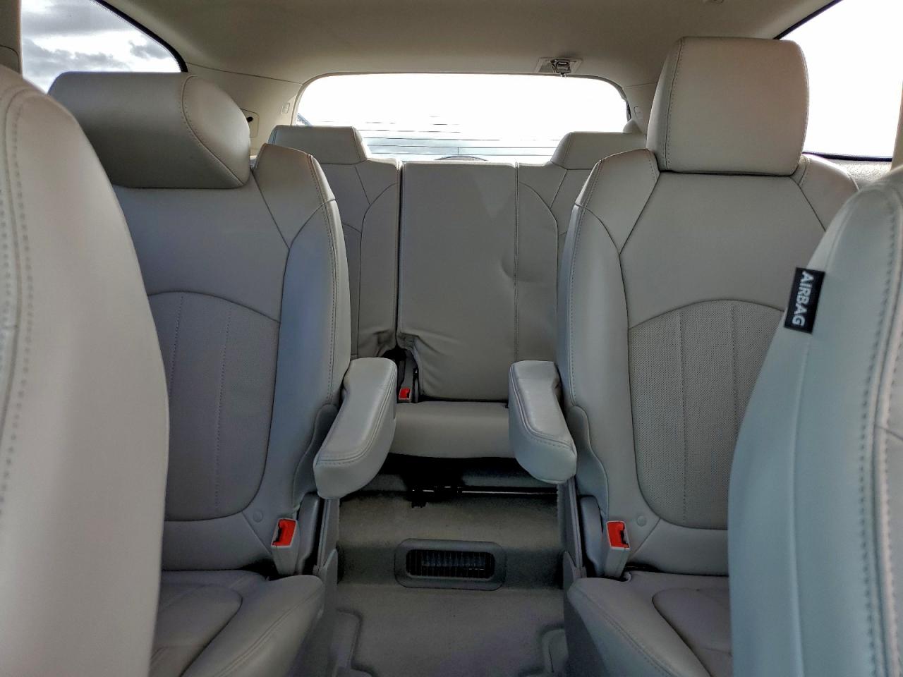 Buick Enclave Image 8