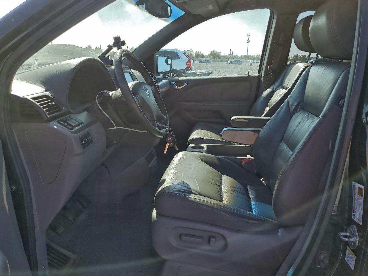 Honda Odyssey Touring Image 12