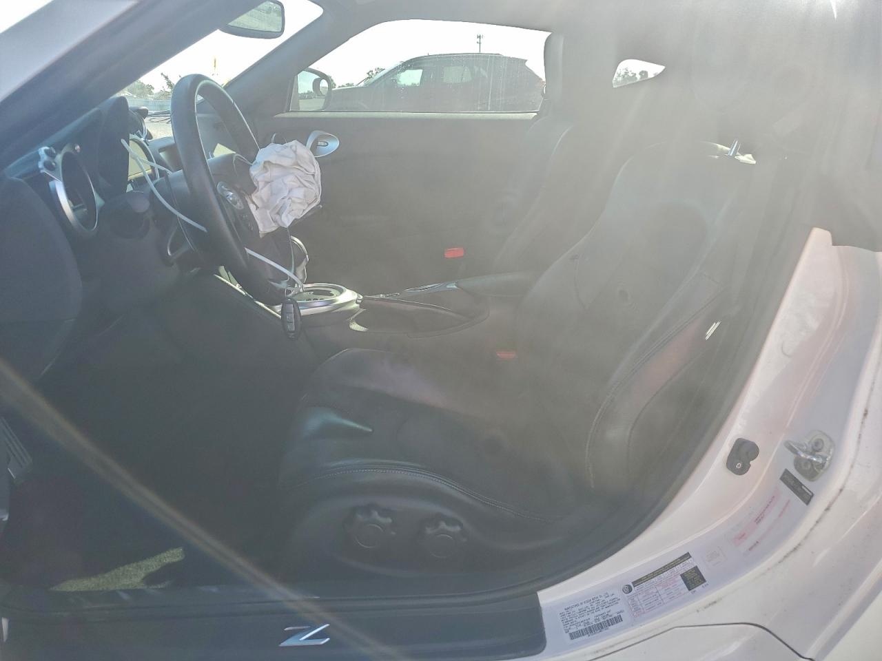 Nissan 370Z Base Image 3