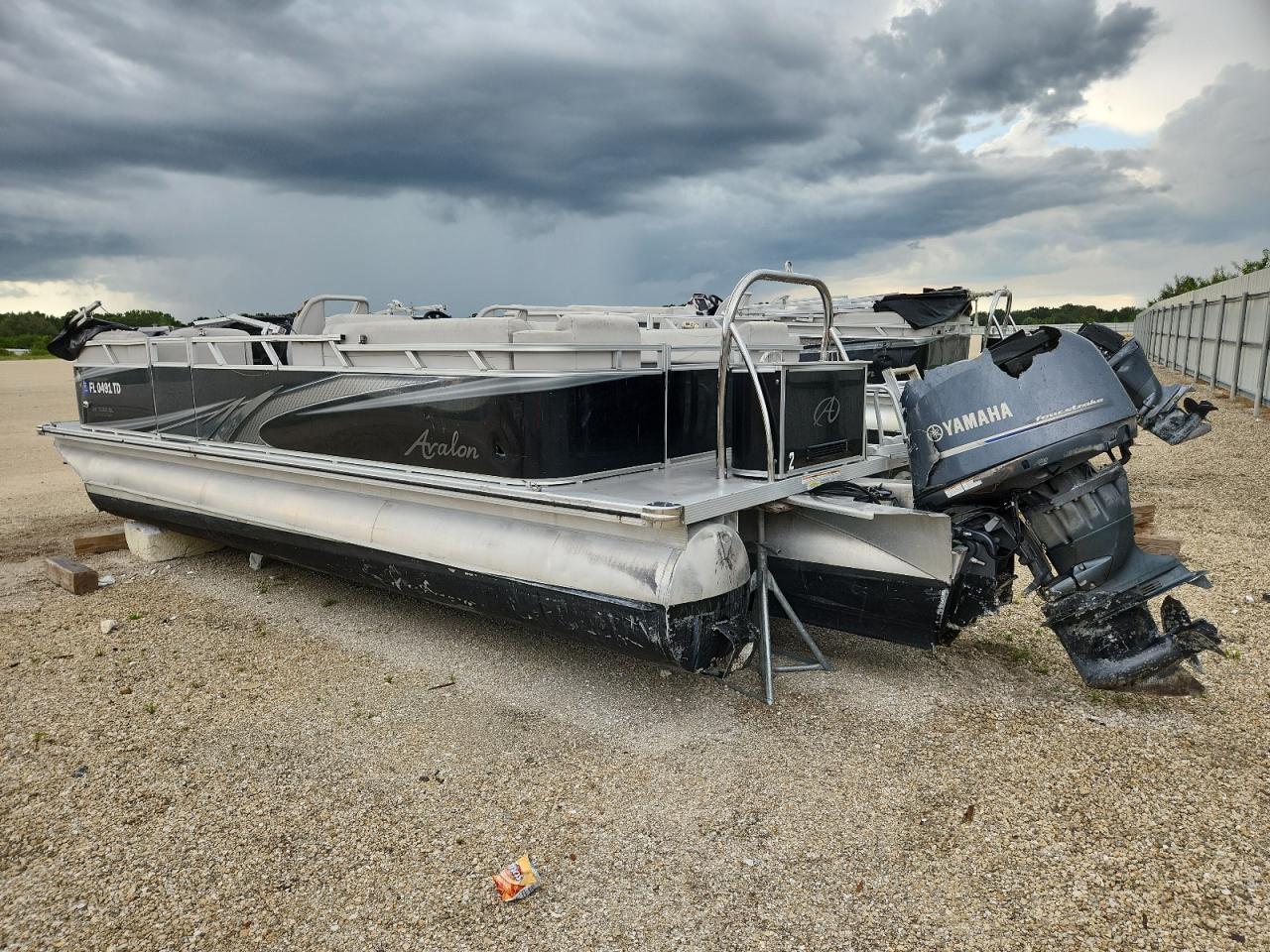 Avalon Boat Image 10