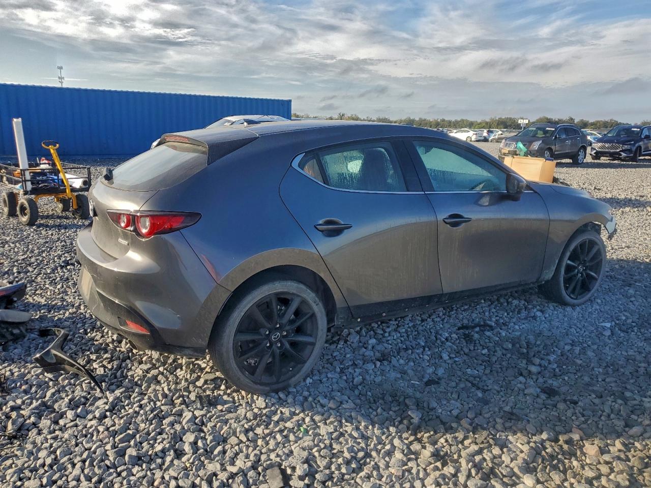 Mazda 3 Premium Image 11