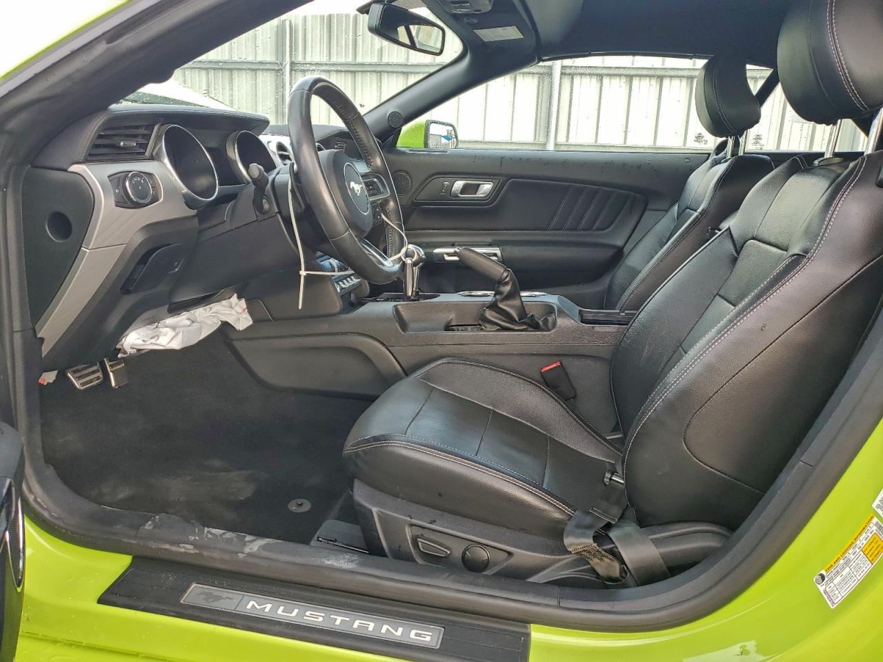 Ford Mustang Image 5