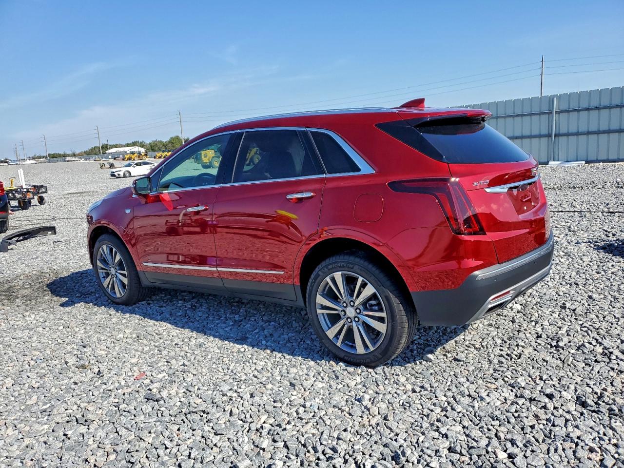 Cadillac XT5 Platinum Premium Luxury Image 2