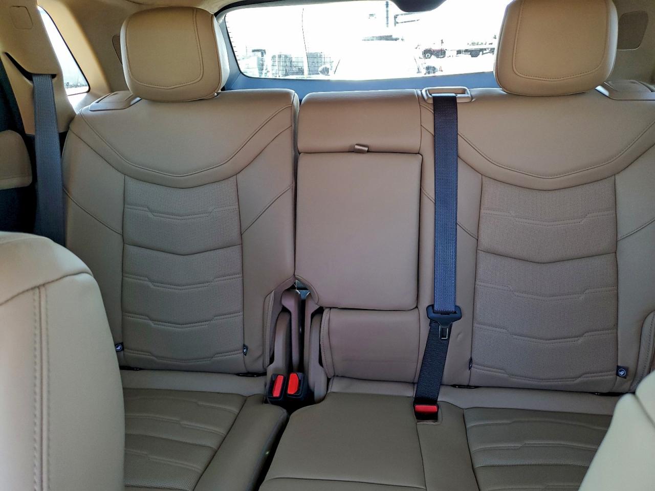 Cadillac XT5 Platinum Premium Luxury Image 4