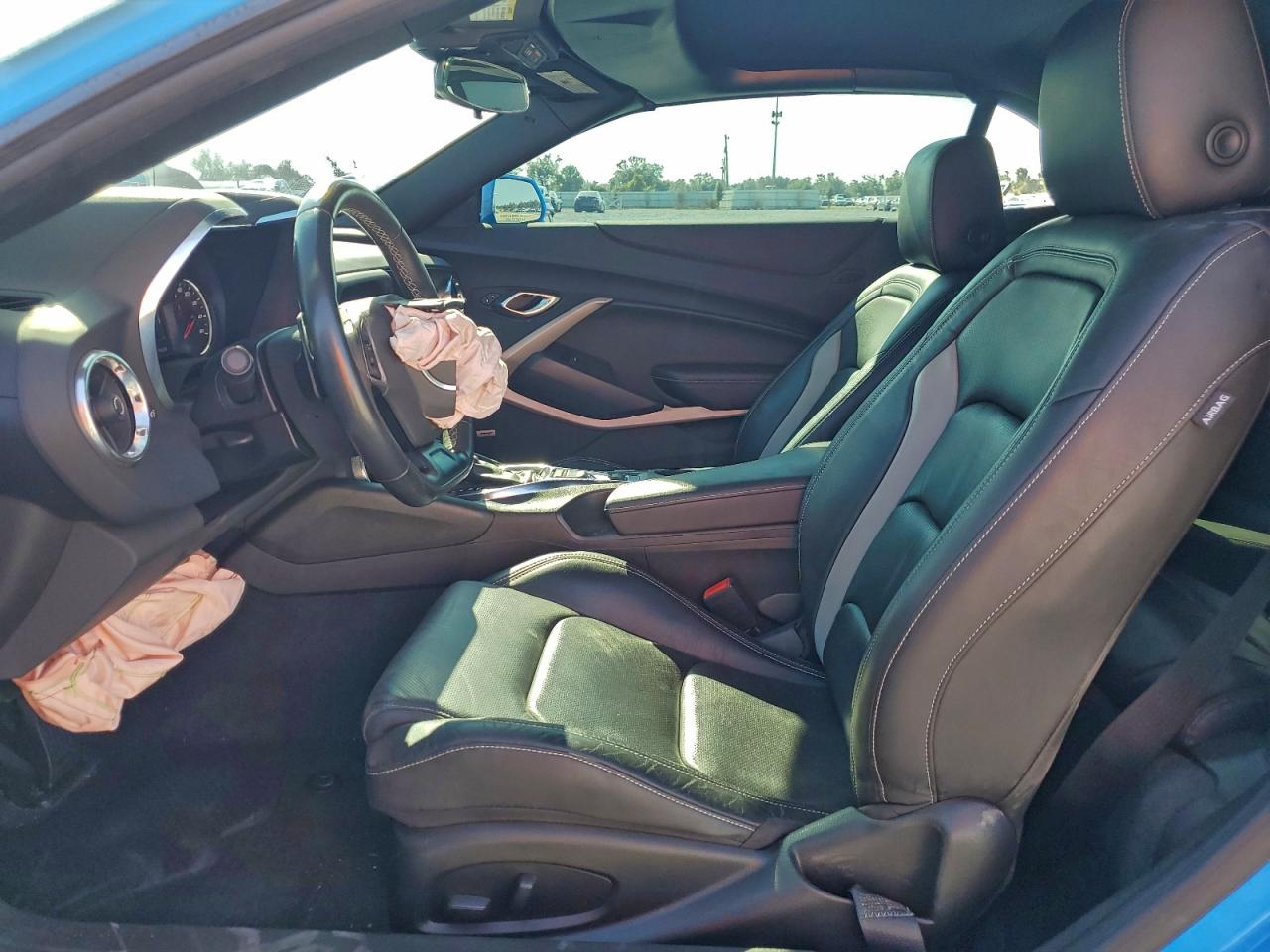 Chevrolet Camaro Lt Image 12