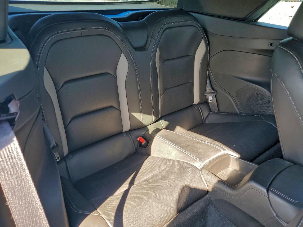 Chevrolet Camaro Lt Image 9