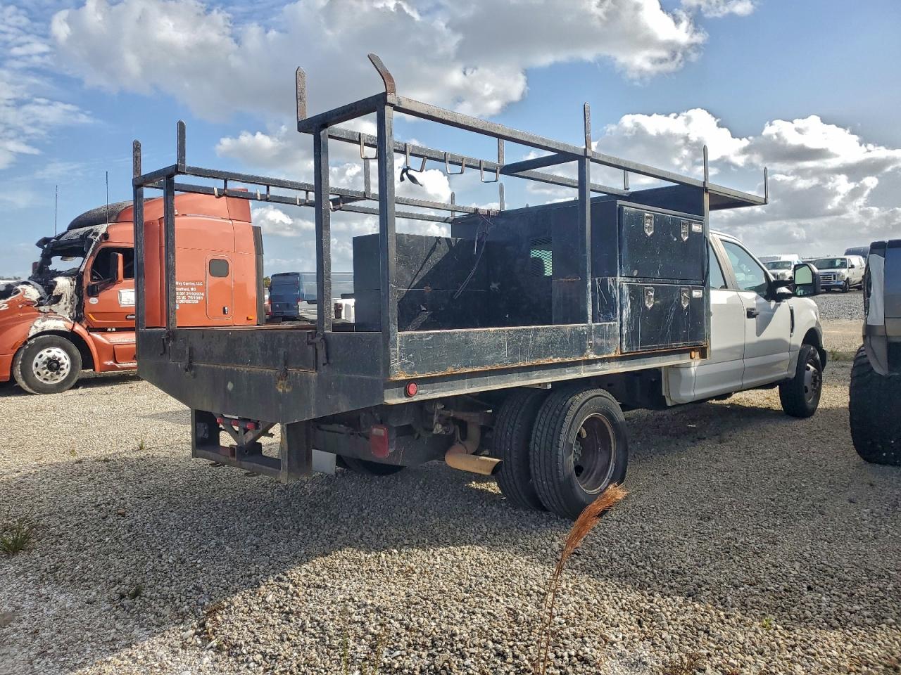 Ford F-350 Super Duty Image 8