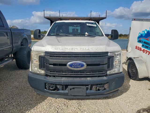 Ford F-350 Super Duty Image 3