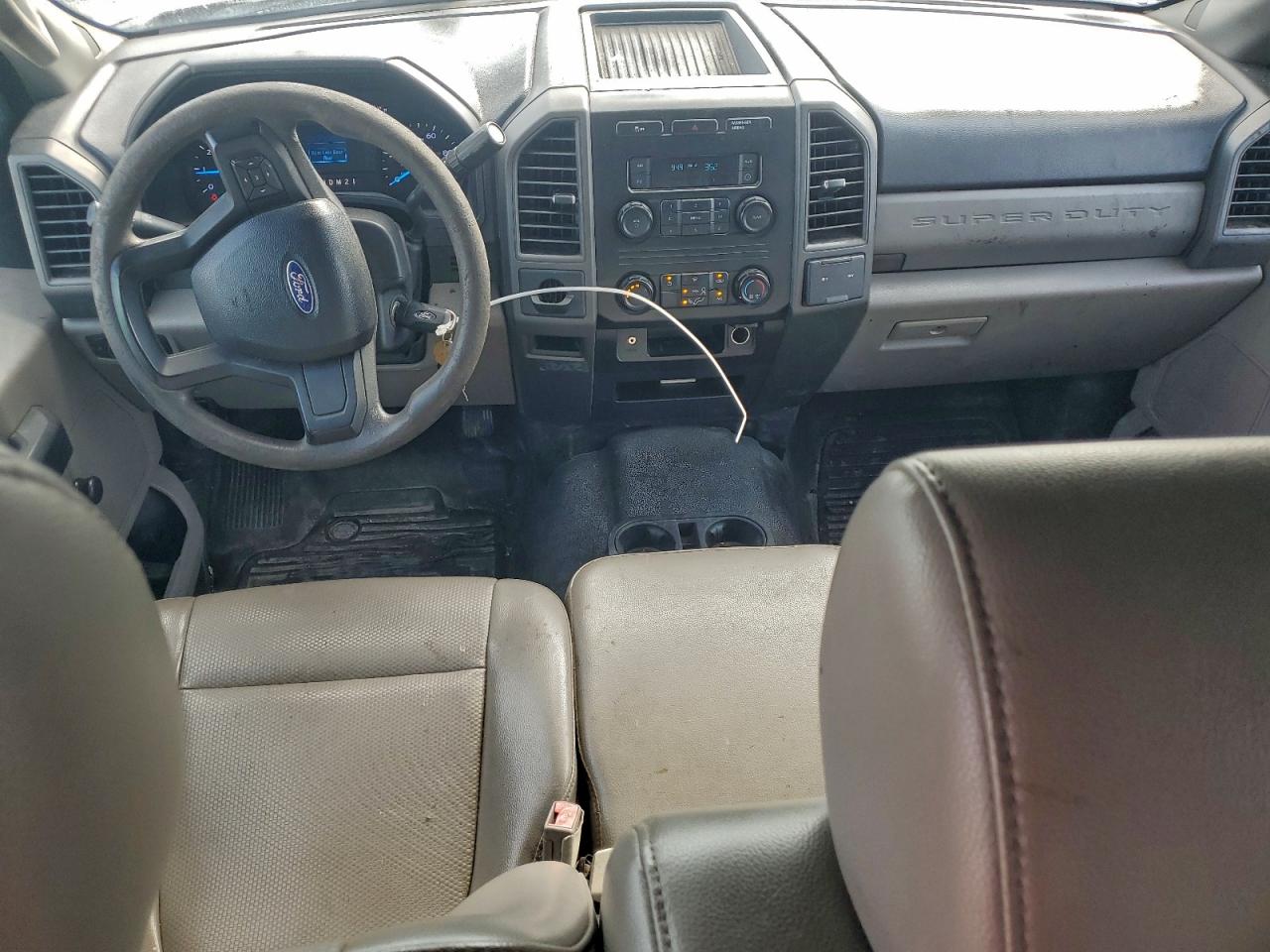 Ford F-350 Super Duty Image 12