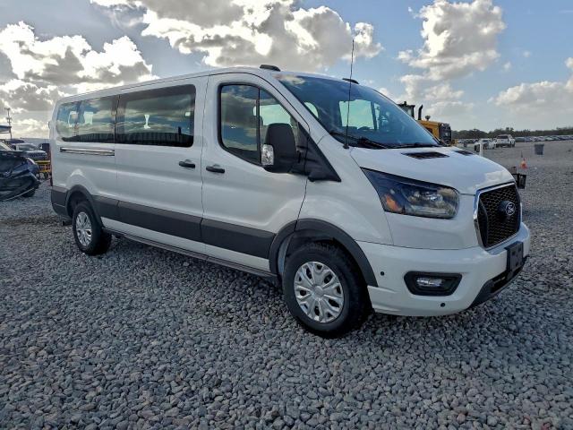 Ford Transit T-350 Image 10