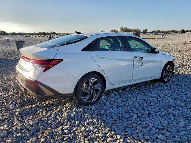 Hyundai ELANTRA Sel Image 3