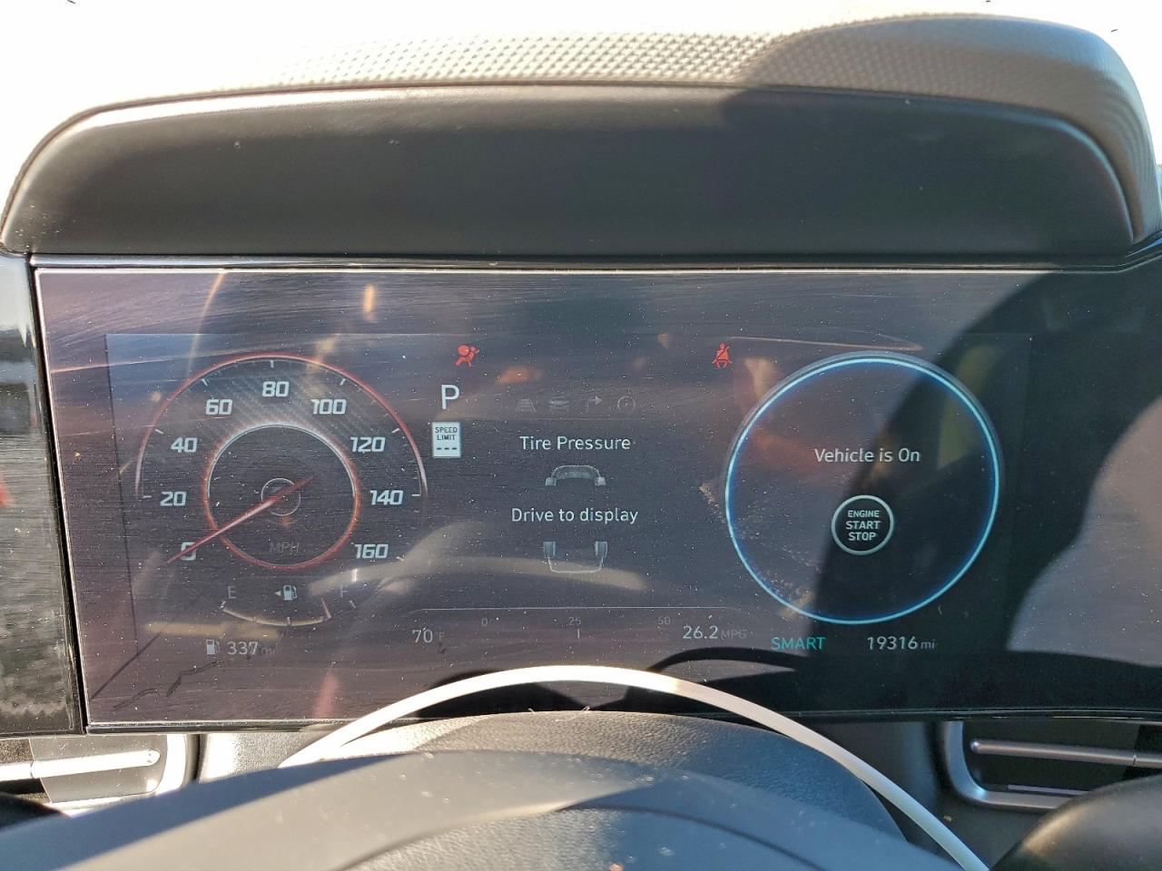 Hyundai ELANTRA Sel Image 12