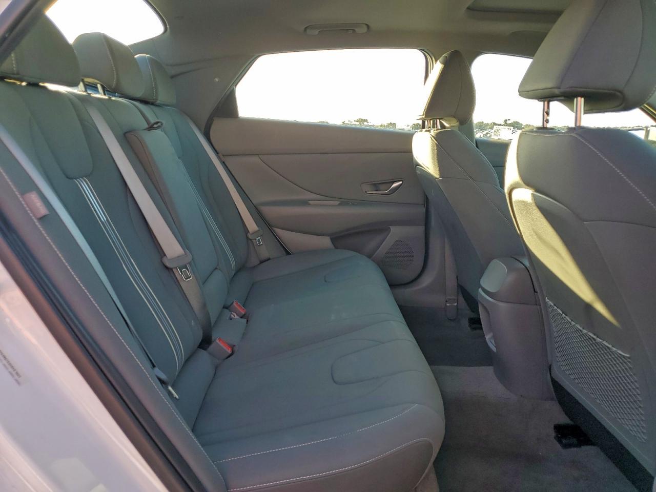 Hyundai ELANTRA Sel Image 7