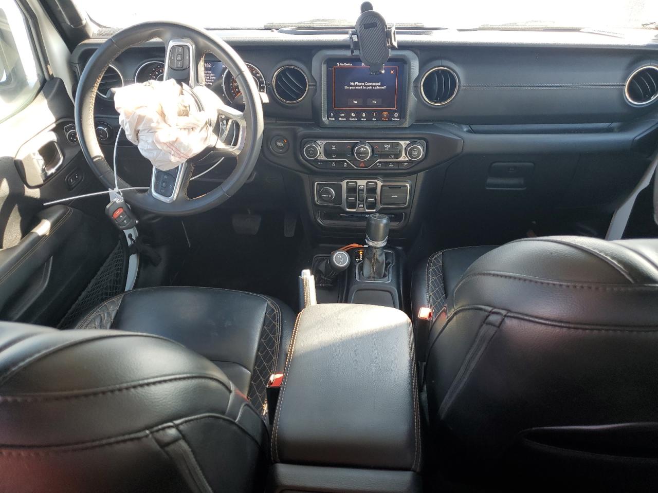 Jeep Gladiator Overland Image 2