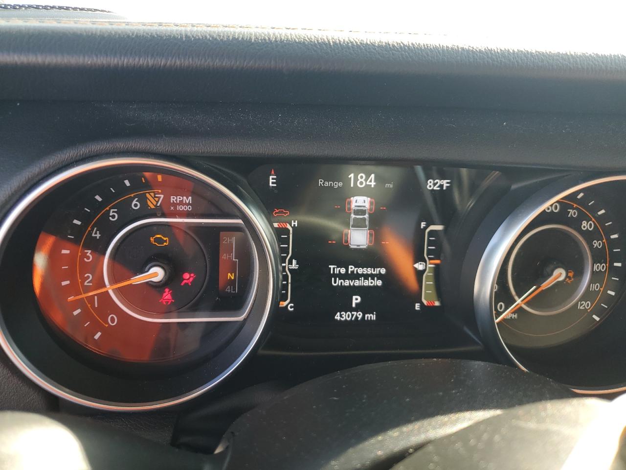 Jeep Gladiator Overland Image 11