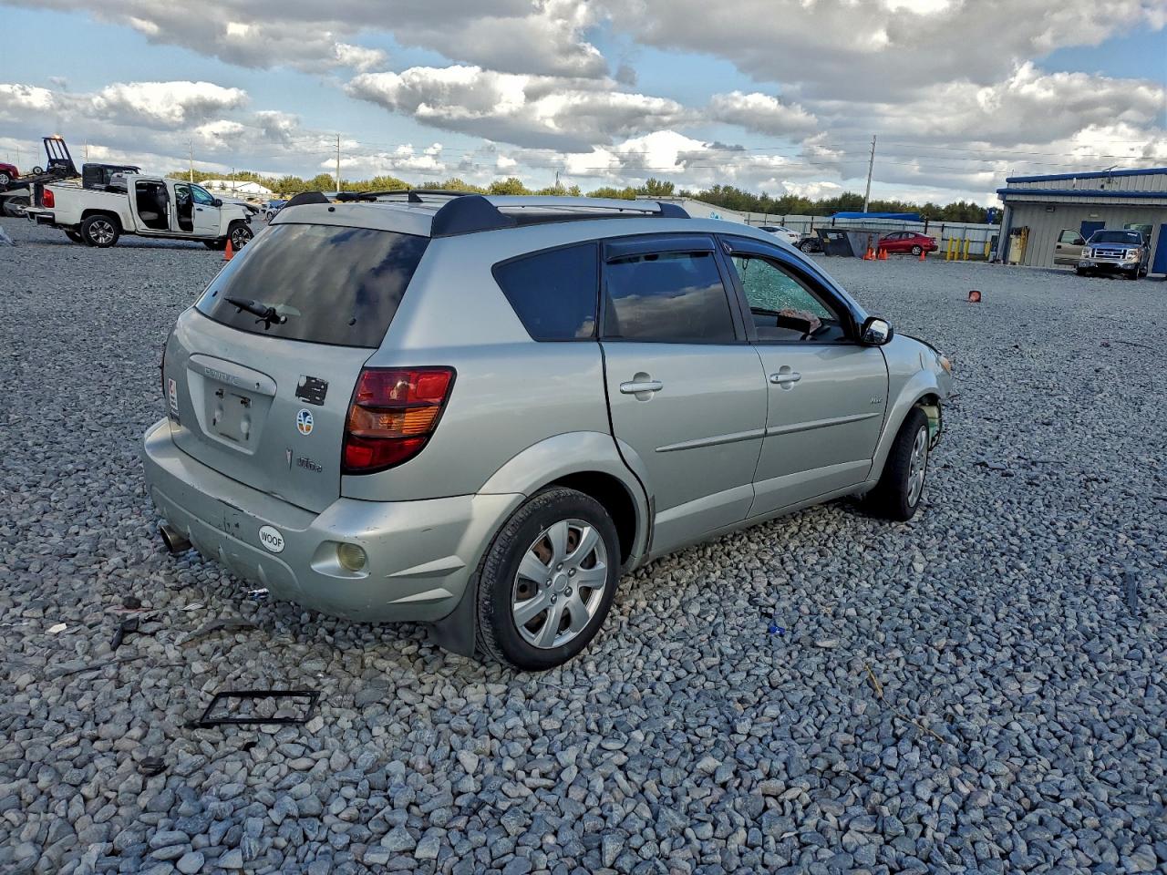 Pontiac Vibe Image 13