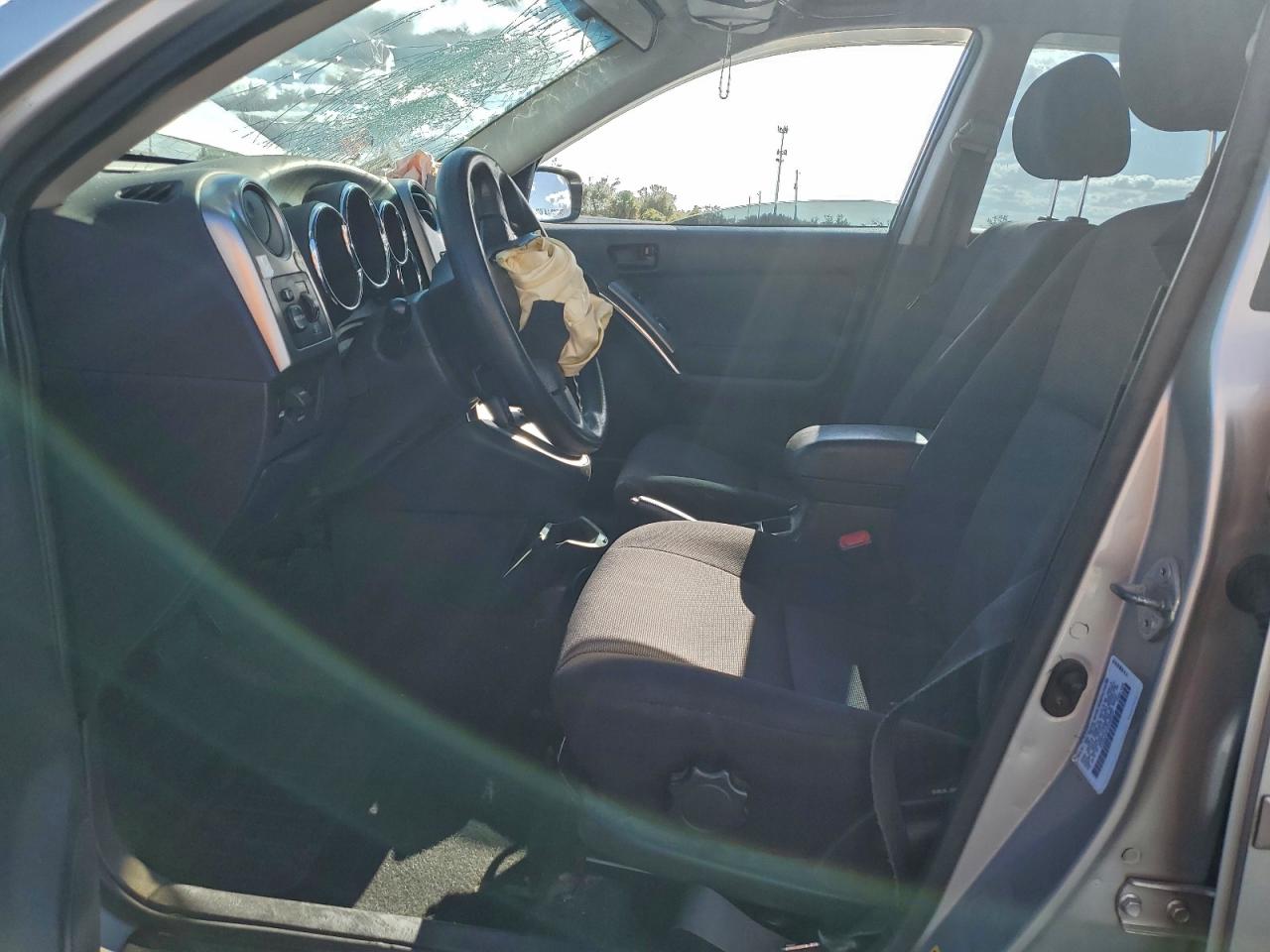 Pontiac Vibe Image 4