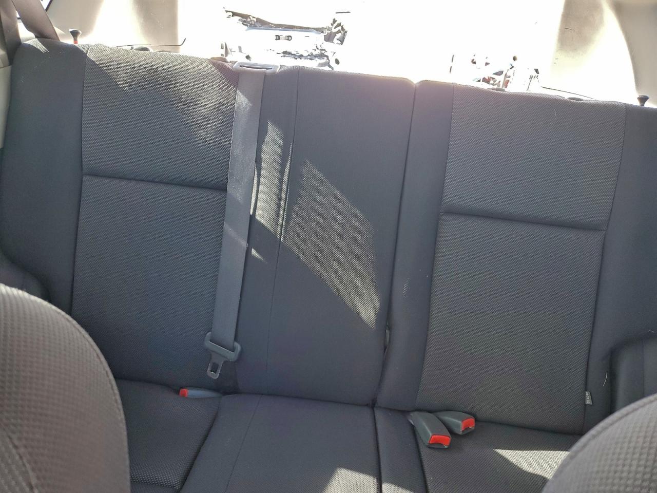 Pontiac Vibe Image 14