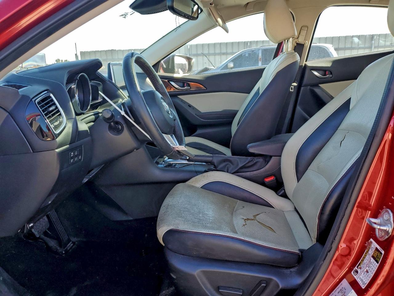 Mazda 3 Grand Touring Image 5