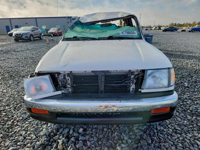 Toyota Tacoma Xtracab Image 5