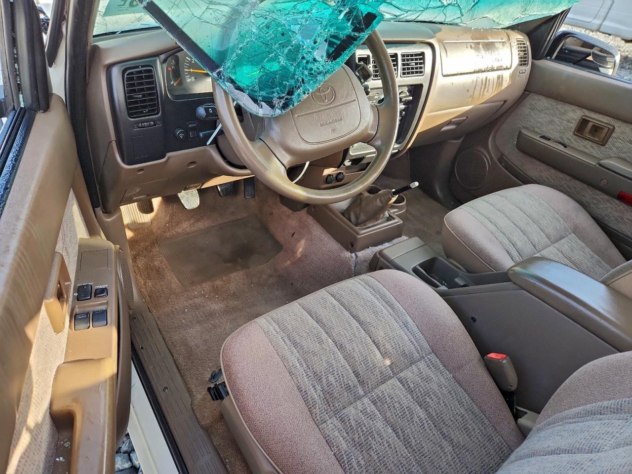 Toyota Tacoma Xtracab Image 6