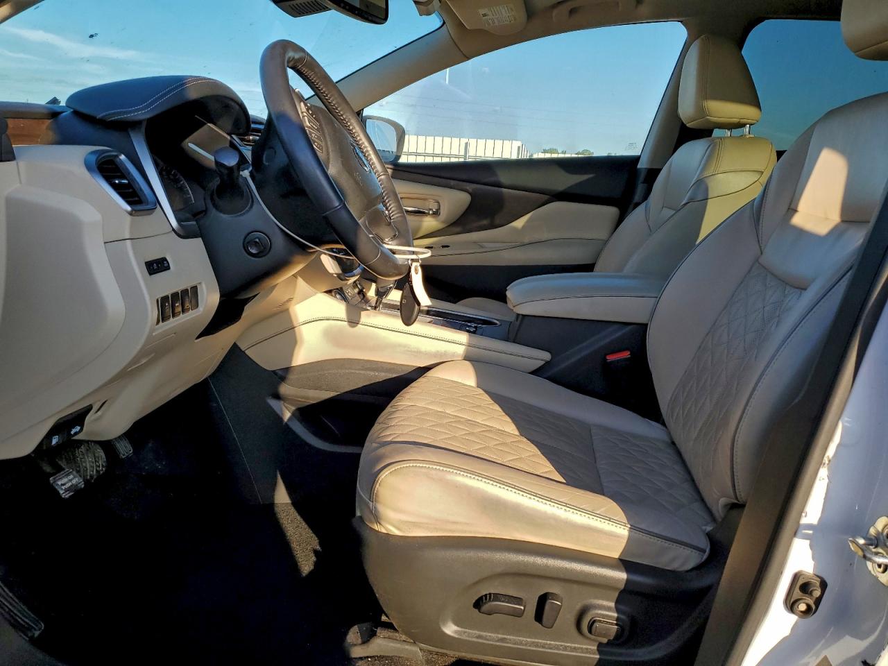 Nissan Murano Platinum Image 6