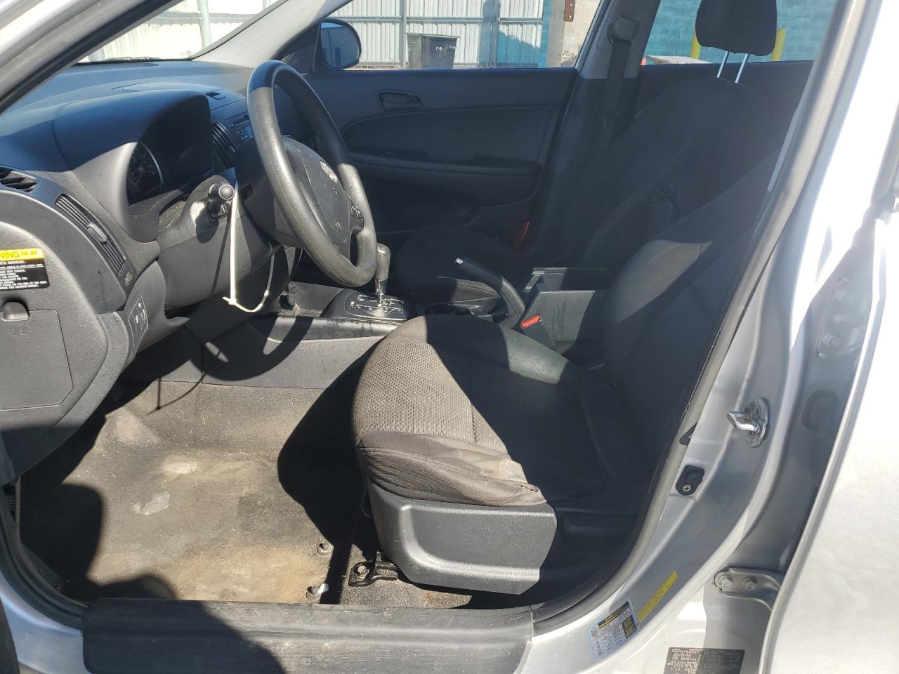 Hyundai ELANTRA Gls Image 3