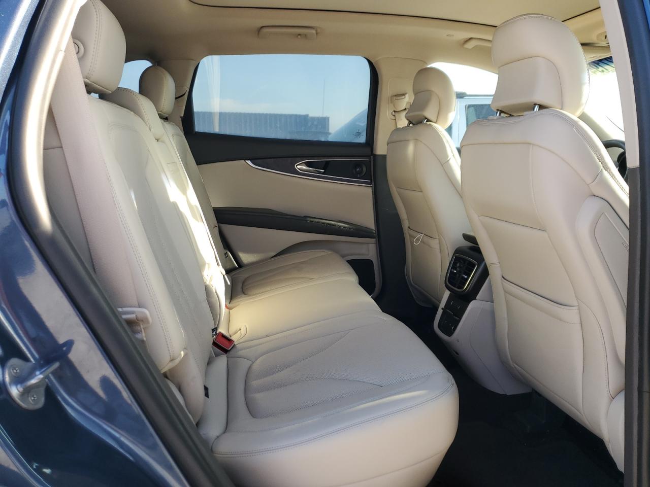 Lincoln Nautilus Reserve Image 9