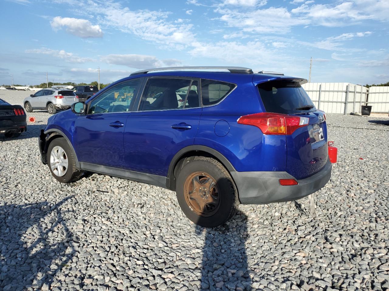 Toyota RAV4 Le Image 6