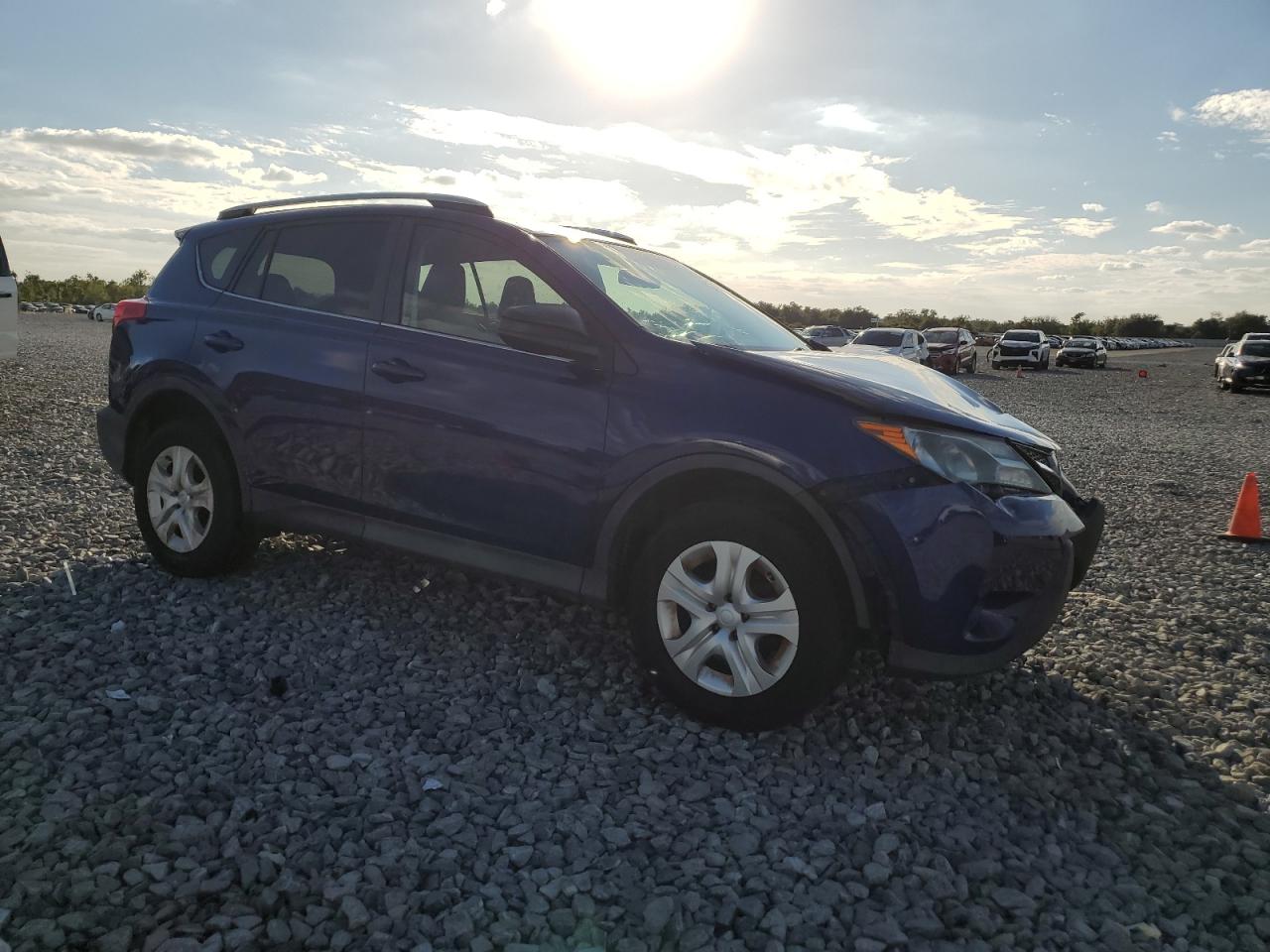 Toyota RAV4 Le Image 5