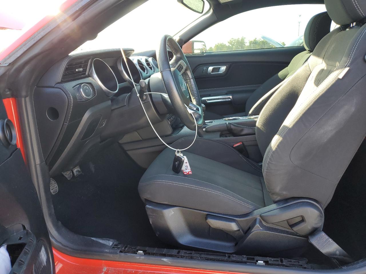 Ford Mustang Image 5