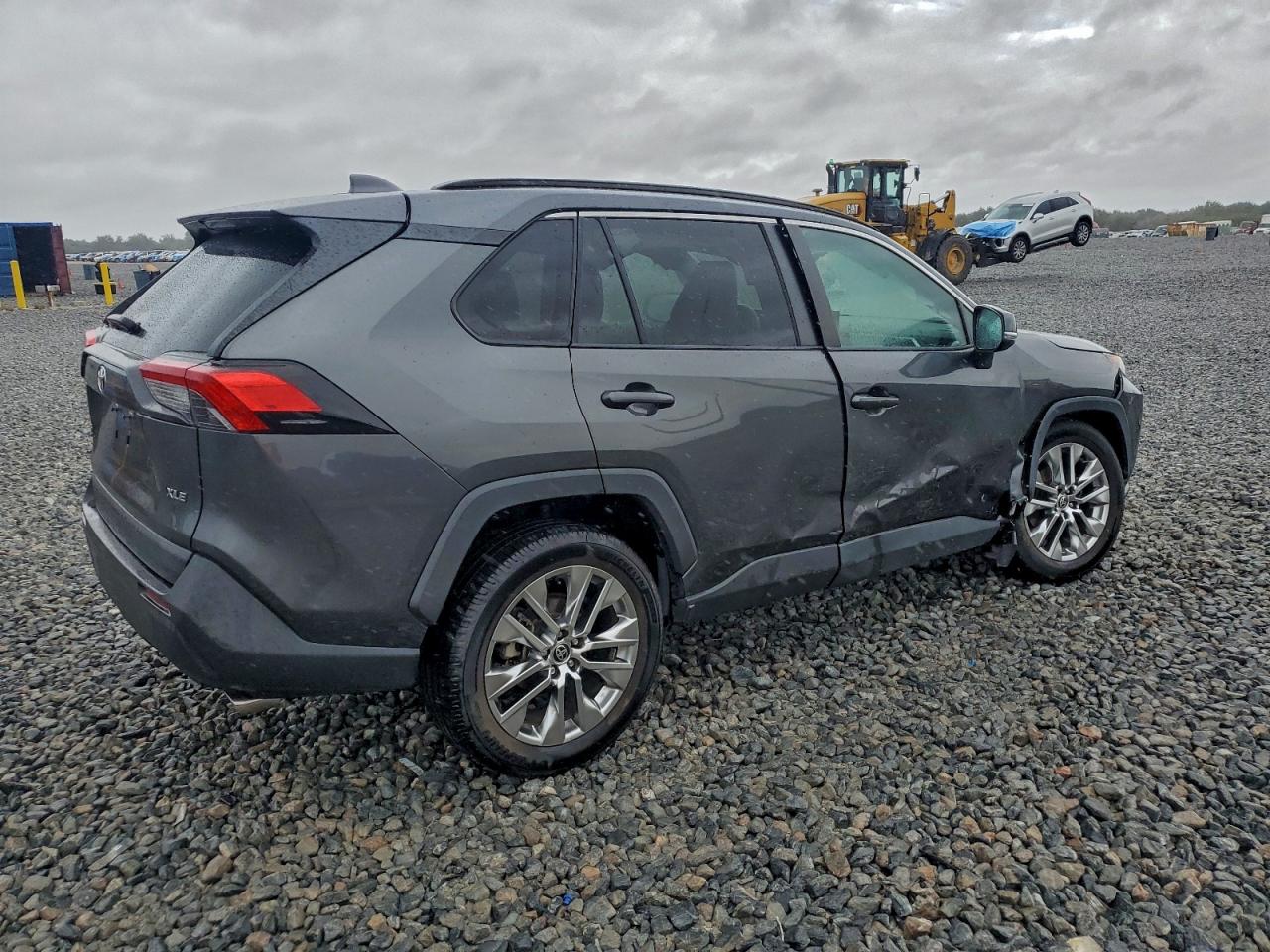 Toyota RAV4 Xle Premium Image 5