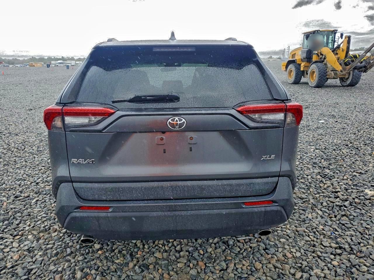 Toyota RAV4 Xle Premium Image 2