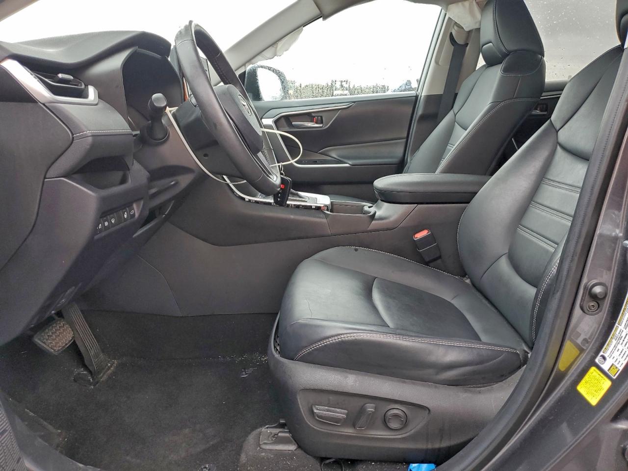 Toyota RAV4 Xle Premium Image 12