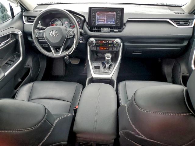 Toyota RAV4 Xle Premium Image 6
