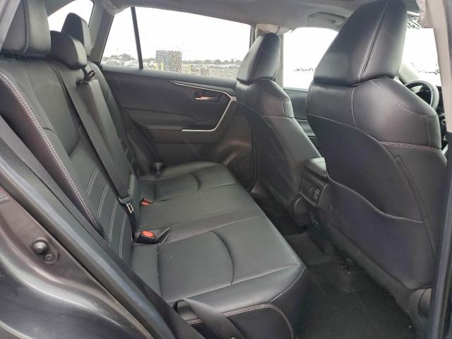 Toyota RAV4 Xle Premium Image 3