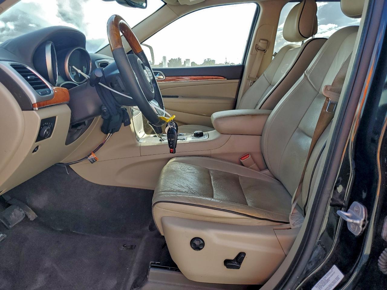 Jeep Grand Cherokee Overland Image 6