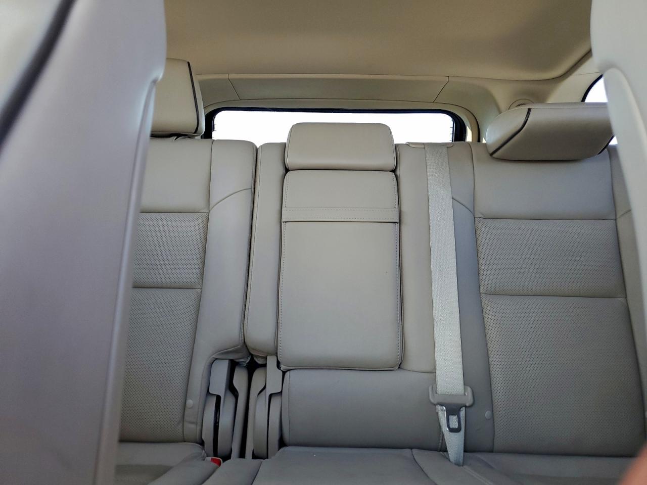 Jeep Grand Cherokee Overland Image 9