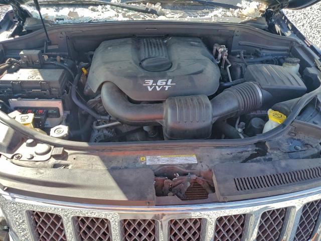 Jeep Grand Cherokee Overland Image 11