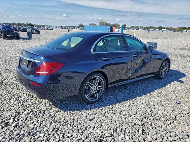 Mercedes-Benz E-Class 300 4matic Image 2