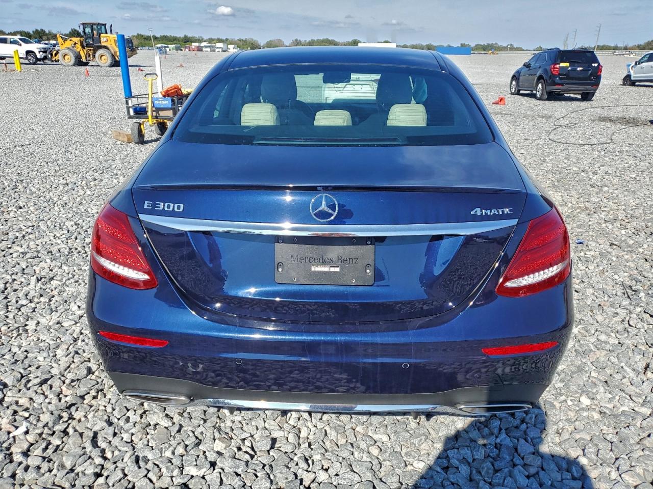 Mercedes-Benz E-Class 300 4matic Image 10