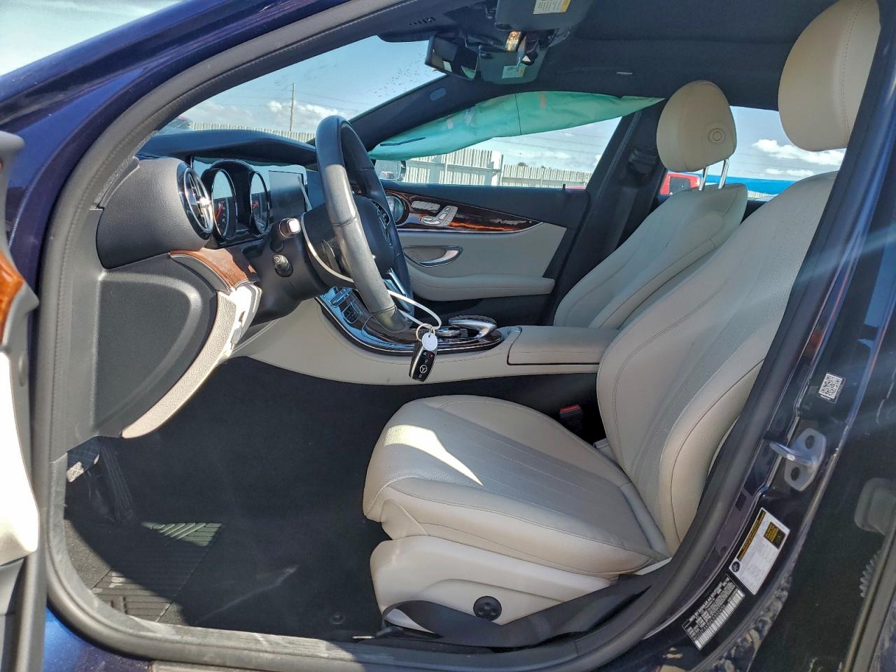 Mercedes-Benz E-Class 300 4matic Image 4