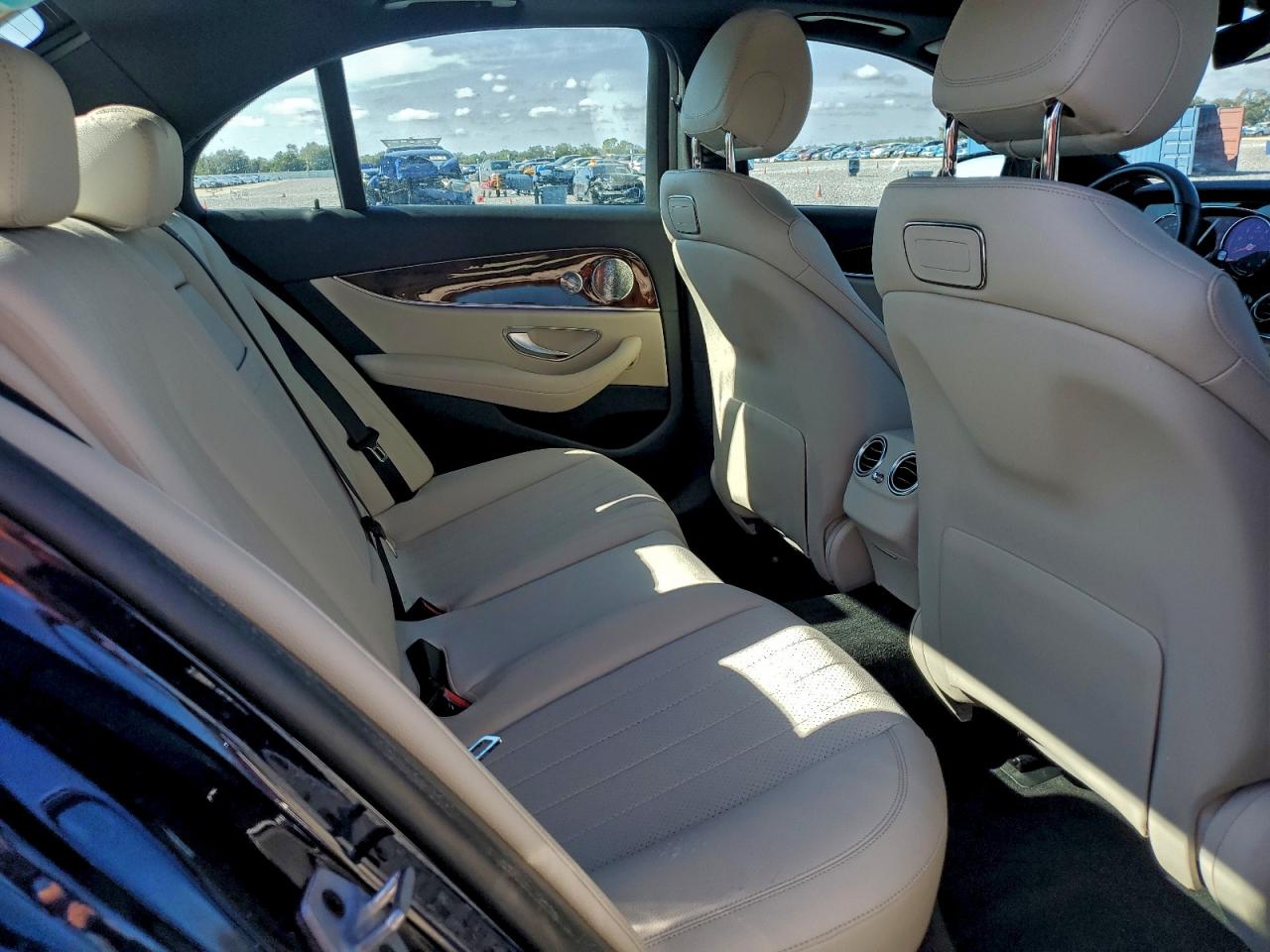 Mercedes-Benz E-Class 300 4matic Image 12